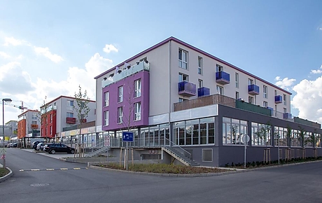 BD Amadet, Jesenice u Prahy